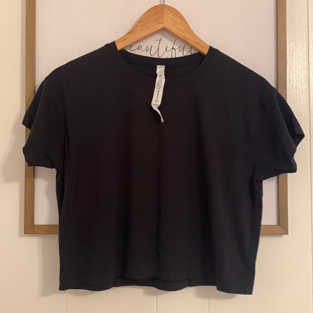 Lululemon crop top